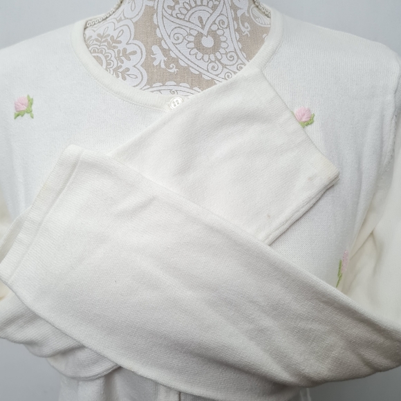 Crystal-Kobe Women's White Sweater Cardigan Pink Flower Embroidery Petite M - Picture 11 of 16